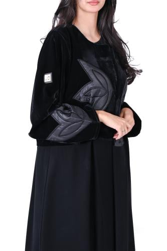 عباية مخمل بتطريز اسود