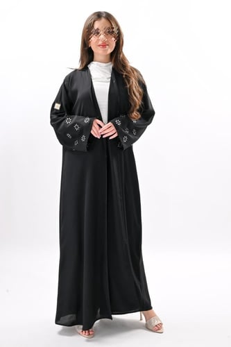 عباية بلاك بيري بتطريز على الاكمام