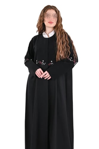 عباية بتطريز شك يدوي