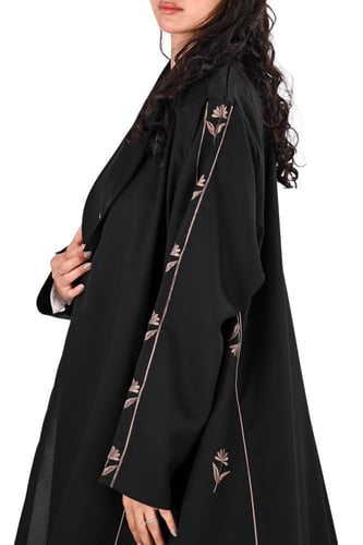 عباية كلوش بتطريز بني