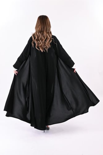 عباية ملكي بكم ابيض