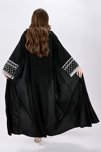 عباية ملكي بتطريز فضي يدوي