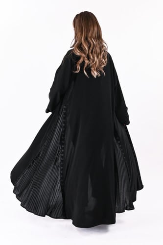 عباية ملكي بتطريز اسود