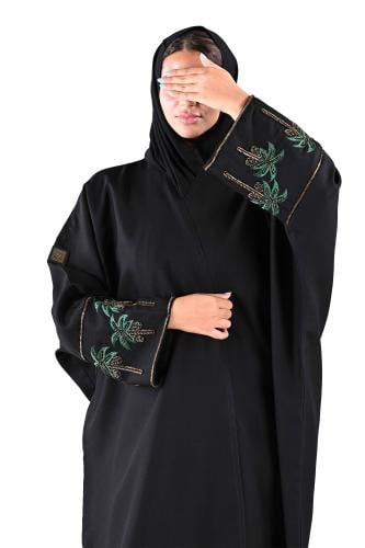 عباية كريب بكم اسود وتطريز يدوي سيفين ونخلة