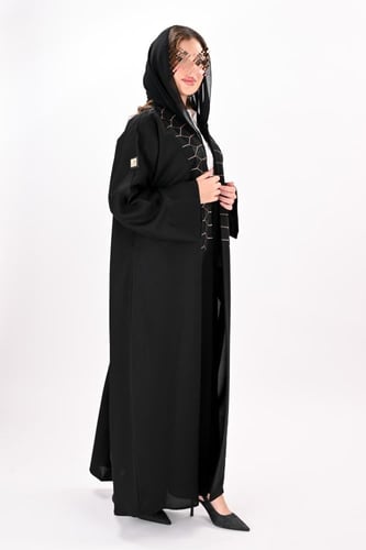 عباية كريب بتطريز يدوي