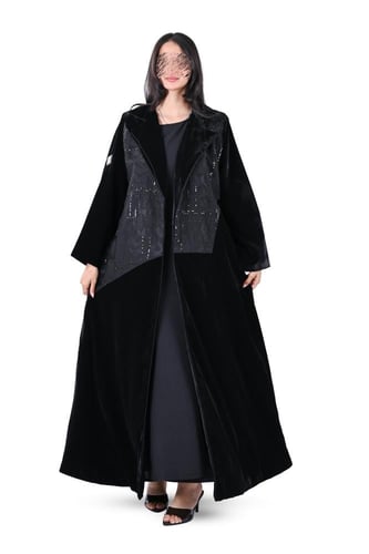 عباية مخمل بليزر شتوي بتطريز اسود