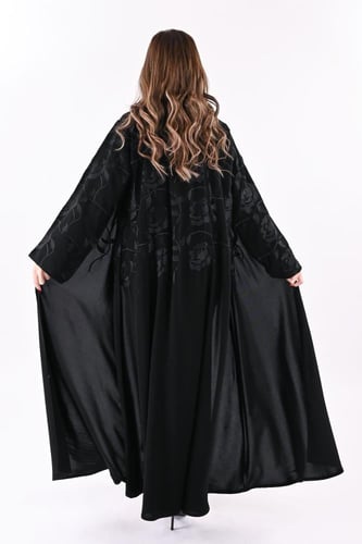 عباية ملكي بتطريز مشجر