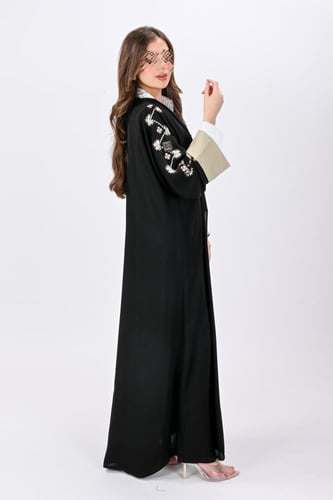 عباية الندى مع تطريز ملون