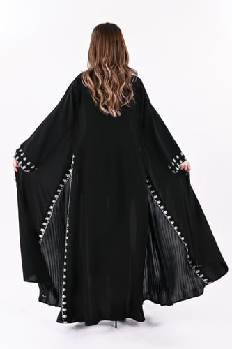 عباية ملكي بتطريز ابيض