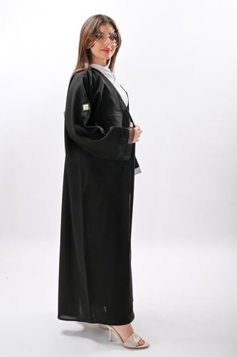 عباية كريب بكلفة سوداء