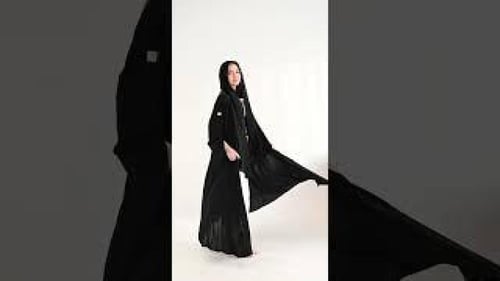 عباية بلاك بيري كلوش بتطريز اسود