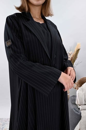 عباية بليزر باللون الأسود