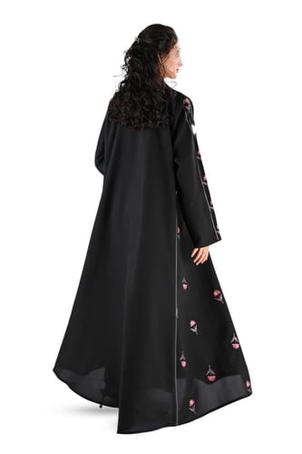 عباية كلوش بتطريز ملون