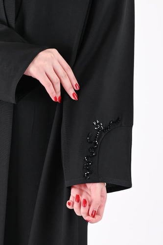 عباية كريب بتطريز اسود