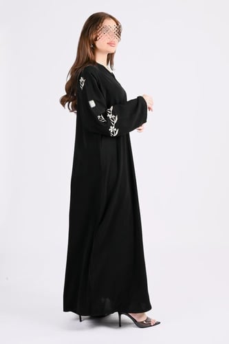 عباية كريب بتطريز بيج