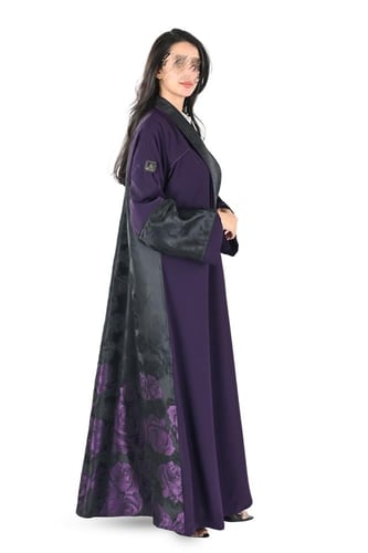 عباية نص كلوش بقماش جكار