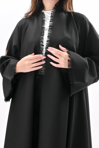 عباية كريب تربل كلوش باللون اسود