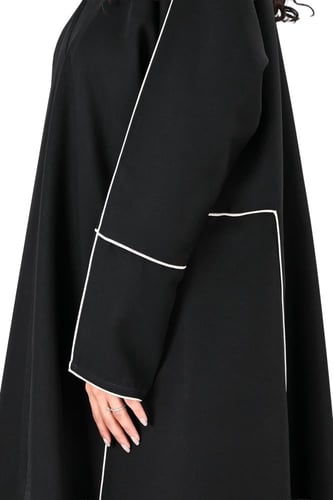 عباية كلوش بقيطان ابيض