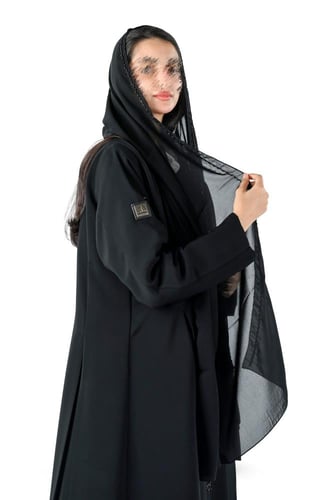عباية بليزر مبطن بتطريز اسود