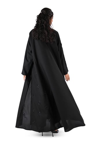 عباية كلوش بتطريز اسود