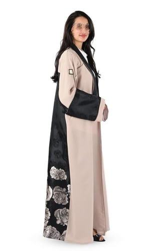 عباية نص كلوش بقماش جكار