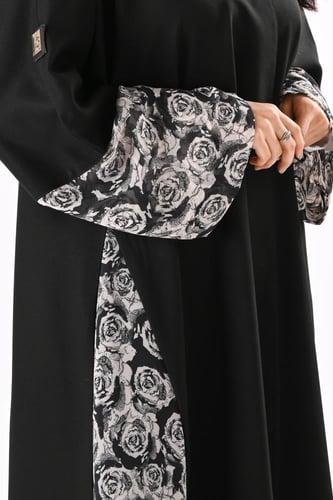 عباية كريب كلوش بقماش شيفون