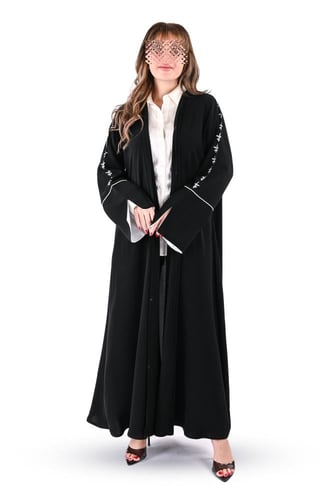 عباية ملكي بتطريز ابيض