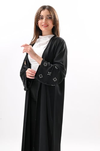 عباية بلاك بيري بتطريز على الاكمام