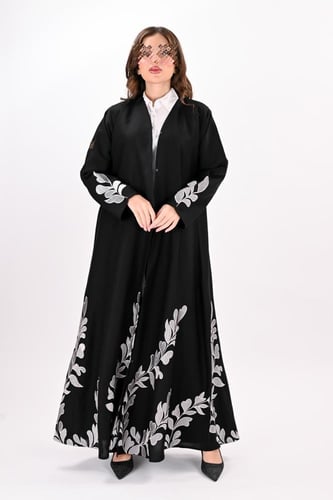 عباية كريب بتطريز أبيض