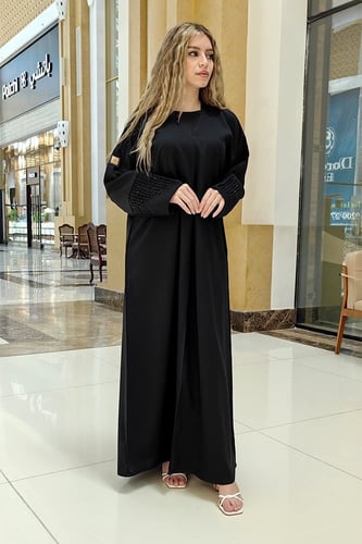 عباية كريب بتطريز يدوي