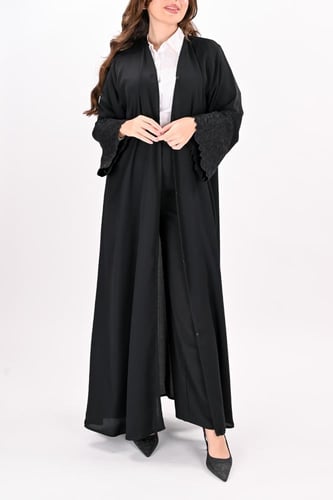 عباية بلاك بيري بتطريز اسود