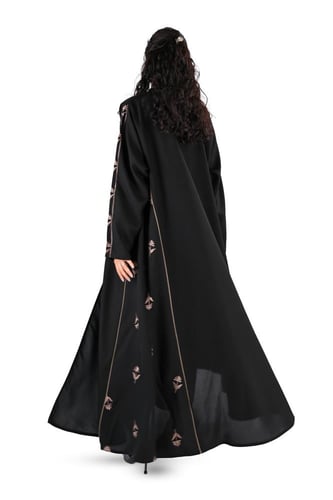 عباية كلوش بتطريز بني