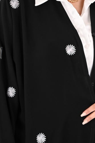 عباية كريب رسمي مطرز ابيض