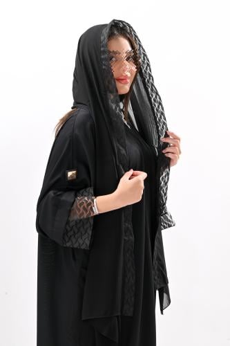 عباية بلاك بيري بدنتيل على الاكمام