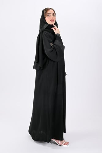 عباية بلاك بيري بفصوص على الكم