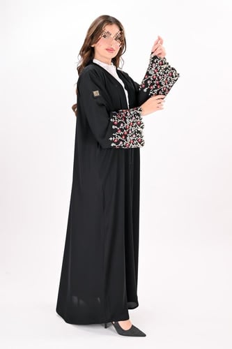 عباية بلاك بيري بتطريز ملون