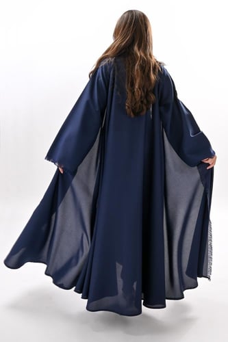 عباية كريب تربل كلوش بلون كحلي