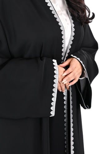 عباية انترنت بتطريز ابيض