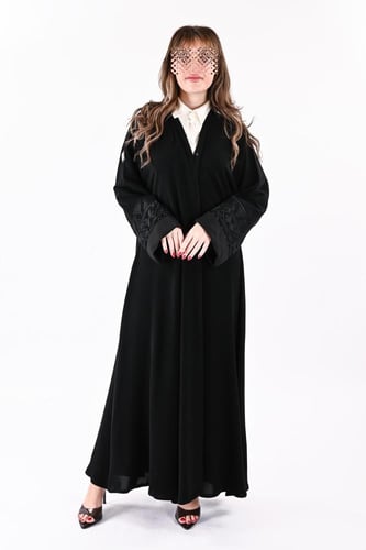 عباية كريب بتطريز اسود