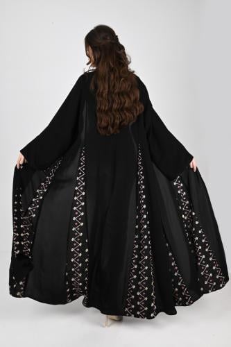 عباية الندى كلوش بتطريز ملون