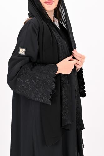 عباية بلاك بيري بتطريز اسود