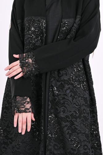 عباية بدنتيل وتطريز يدوي