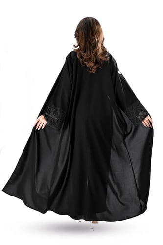 عباية كريب تطريز على الاكمام