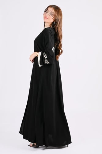 عباية ملكي بتطريز بيج