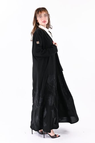 عباية ملكي بتطريز مشجر