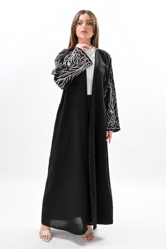 عباية كريب بتطريز على الاكمام