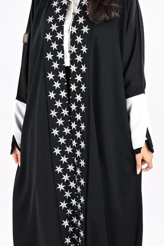 عباية بلاك بيري مطرز ابيض