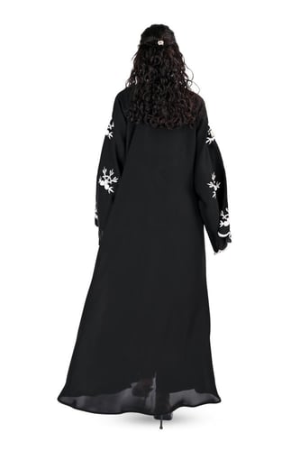 عباية انترنت بتطريز ابيض