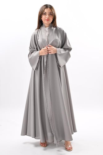 عباية كريب تربل كلوش بلون رصاصي