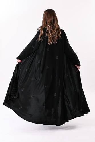 عباية ملكي بتطريز اسود